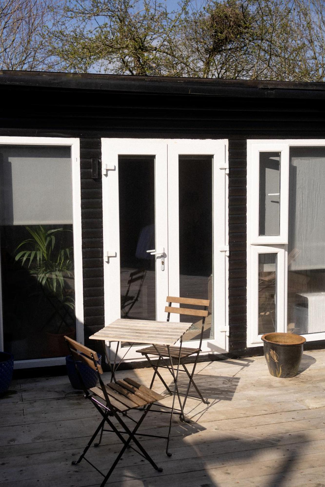 Studio Cabin In Belfast Hotel Exterior photo